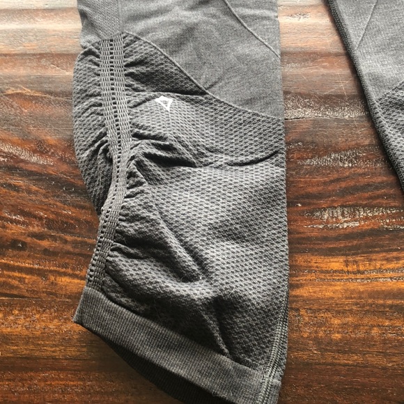 Ivivva by Lululemon seamless Breath Love Flow Capri leggings - Picture 3 of 5